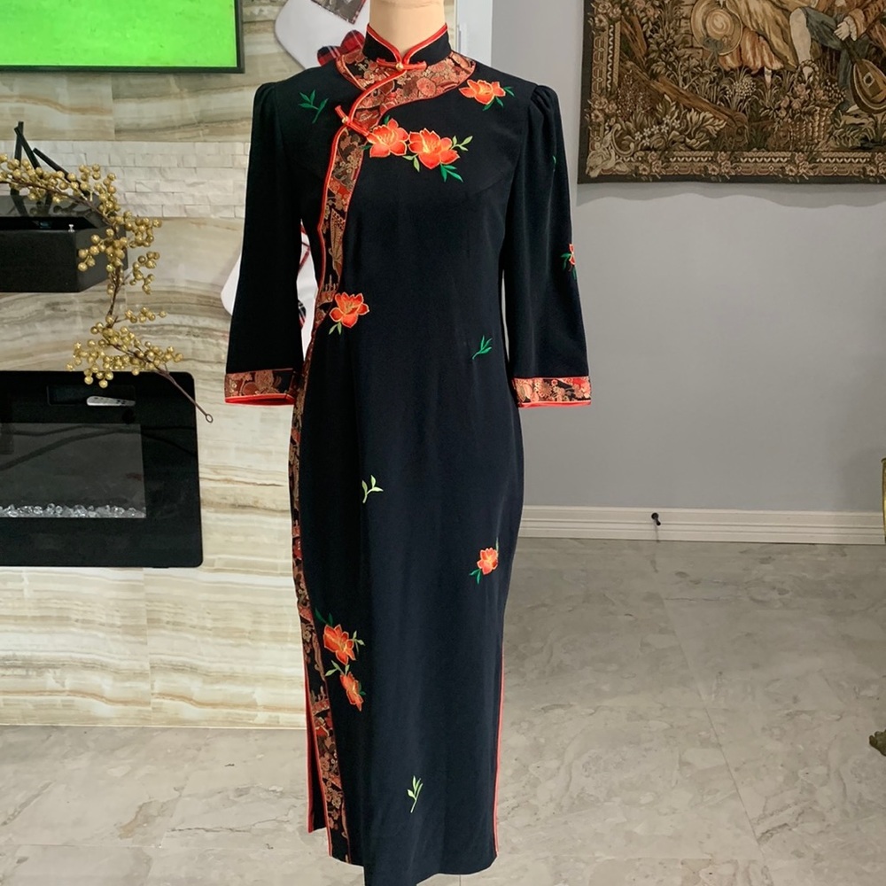 Chinese Modern Quarter Length Sleeve Dress. Black Red & Orange Floral. Size S